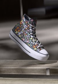 CHUCK TAYLOR ALL STAR LIFT - Sapatilhas de cano alto - black/white/pale surplus