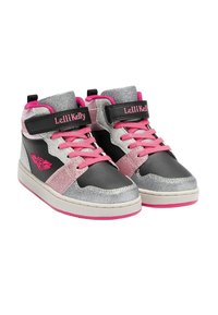 Sneakers alte nere e argento con accenti rosa, caratterizzate da una cinturino in Velcro, tessuto testurizzato e suola in gomma. Marchio Lelli Kelly visibile.