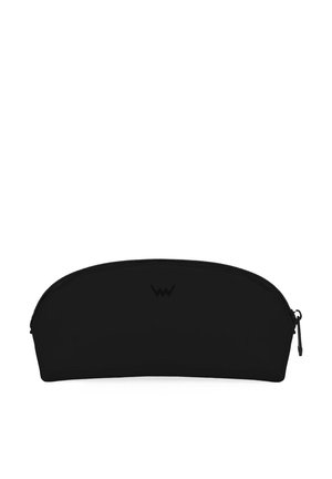 Černý zipový pouzdro s kulatým vrškem, vyrobené z hladkého materiálu. Obsahuje diskrétní logo a malý zipový taháček. Jednoduchý a funkční design.