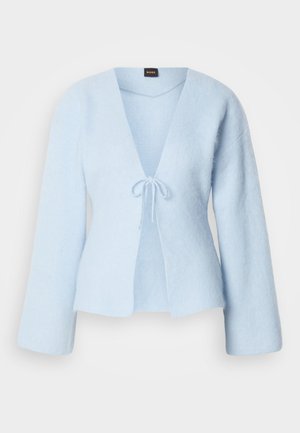 Hellblauer Wollcardigan mit tiefem V-Ausschnitt, langen Glockenärmeln und einer Bindung in der Taille. Weiche Textur mit einem lässigen Schnitt.