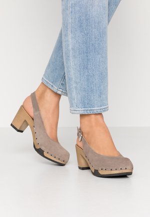 VICKI - Clogs - schlamm