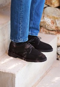 FRED MARTIN COLLECTION Schnürer - testa brown suede