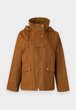 Giacca marrone con zip e colletto alto, cappuccio regolabile e due tasche frontali. Realizzata in tessuto liscio con dettagli in hardware dorato.