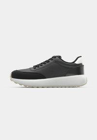 ATHLEISURE RUNNER - Športni copati - black/bright white