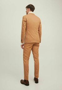 Jack & Jones PREMIUM JPRFRANCO  - Ülikond - toasted coconut
