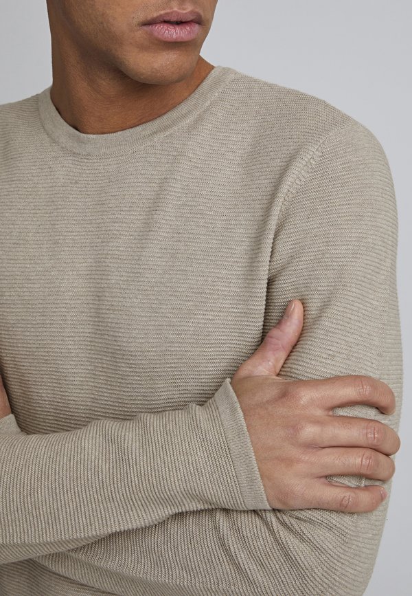 PRFrode - Jumper - sand mix2