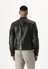 Belstaff OUTLAW - Chaqueta de cuero - black