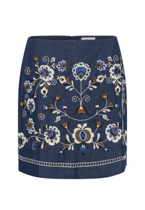 Jupe en denim bleu avec des broderies florales multicolores, présentant une coupe ajustée et un ourlet ornée d'une bordure brodée décorative.