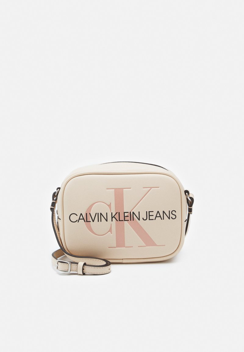 Calvin Klein Jeans SCULPTED CAMERA BAG MONO Across body bag nude Zalando.co.uk