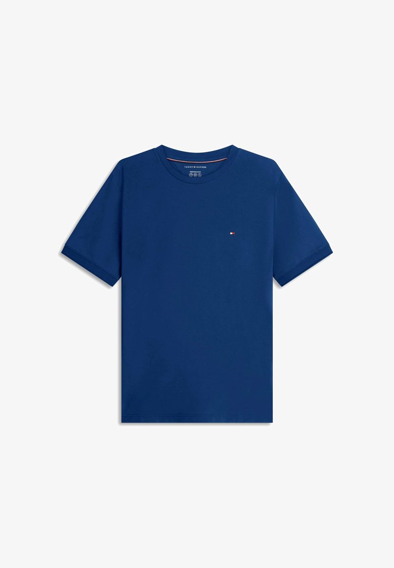 T-shirt bleu marine à manches courtes et col rond avec petit logo Tommy Hilfiger sur la poitrine gauche.