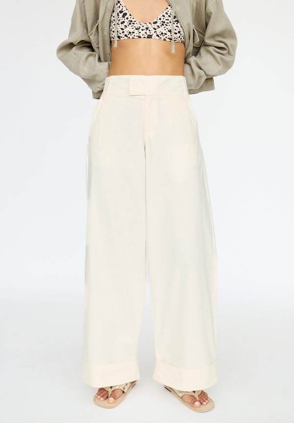 WIDE-LEG - Stoffhose