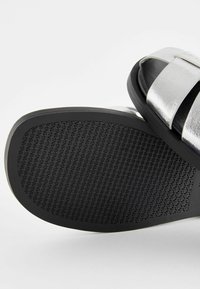 Next FOREVER COMFORT - REGULAR FIT - Chodecké sandály - silver