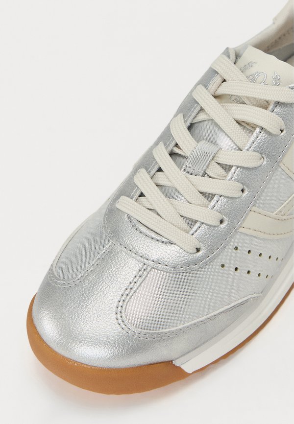 STEPCOUNT - Trainers - silver2