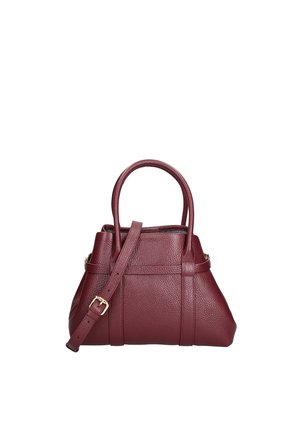 Bordeauxrode handtas van getextureerd leer met twee afgeronde handvatten en een verstelbare riem met gouden gesp, op een witte achtergrond.