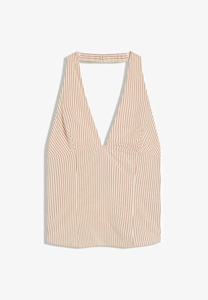 Beżowy top na ramiączkach typu halter z cienkimi pionowymi brązowymi paskami i głębokim dekoltem w kształcie litery V, ułożony płasko na białym tle.