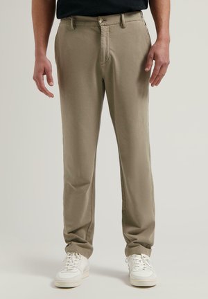 LOGAN FADED  - Chinos - timber wolf