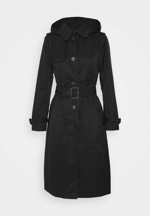 Zwarte knielange trenchcoat met kap, knoopsluiting aan de voorkant, verstelbare tailleband en met knopen bevestigde banden op de manchetten.