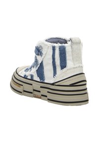 High-top sneakers made of white canvas with blue stripes, featuring a thick beige sole, frayed edges, and metallic eyelets for laces.
