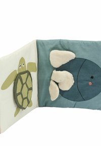 Audinio vaikų knyga, vaizduojanti žalią vėžlę ir mėlyną žuvį su pūkuotais baltais pelekai. Minkštos tekstūros ir spalvingi, vaikams draugiški dizainai.