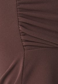 BDG Urban Outfitters BANDEAU - Viršus - chocolate