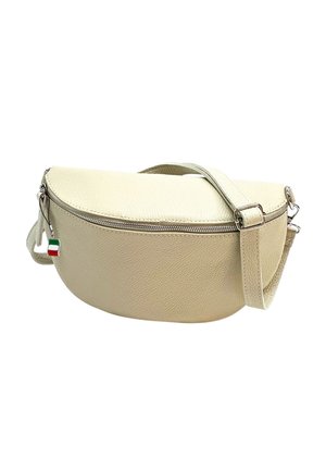 Cremfarbene Leder-Schultertasche mit geschwungener Form, Reißverschluss und verstellbarem Träger. Mit einem kleinen Akzent der italienischen Flagge.
