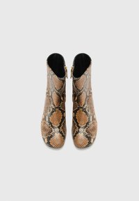 Castañer ASTRID 283 - Botas clássicas de cano curto - black/beige
