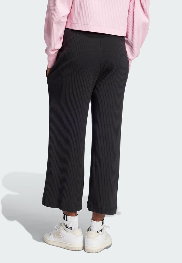 RIBBED HIGH-WAIST 7/8 PANTS (MATERNITY) - Trousers2