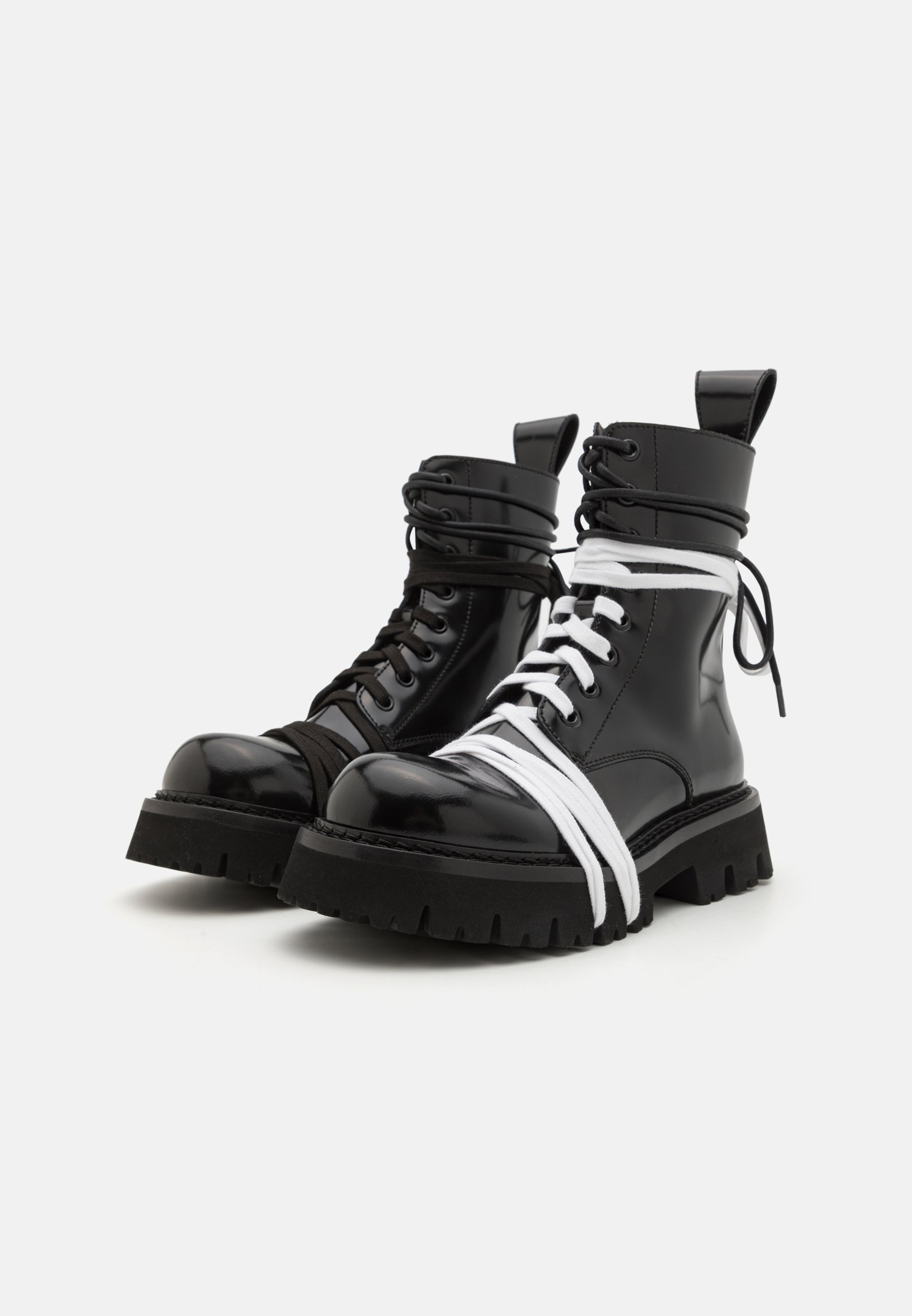 【関税&送料込】Moschino Lace-Up Boot MOSCHINO Lace-up ankle boots - nero/black - Zalando