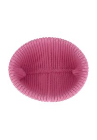 Bol en tricot rose avec une texture côtelée, une forme arrondie et un intérieur doublé. Présente des bords lisses et une couleur uniforme à travers l'ensemble.