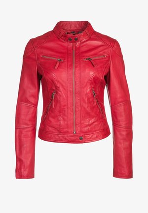 Rode aangesloten leren jas met ritszakken op de borst en zijkant, een kraag met drukknopen en een centrale rits aan de voorkant.