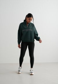 aim’n® VARSITY HALF - Felpa - deep emerald