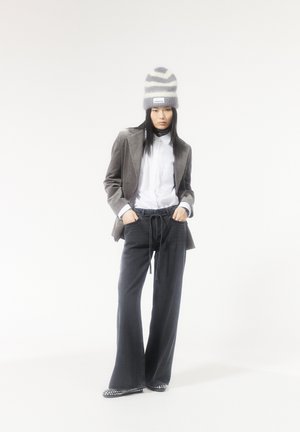 TRAEAAS - Wide Leg - corno