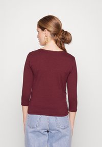 Vero Moda Petite VMDANIMAXI O-NECK - Camisola de manga comprida - port royale