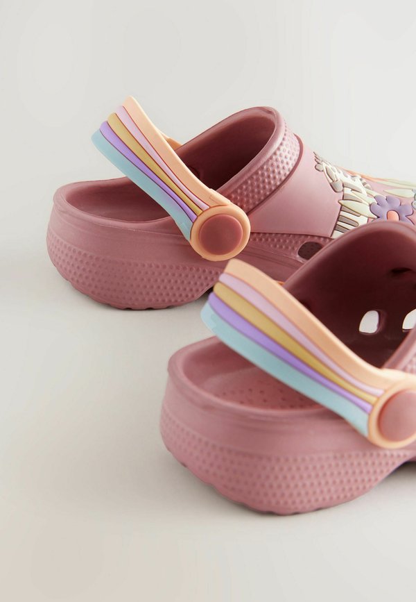 REGULAR FIT – CHARACTER  – Badesandale