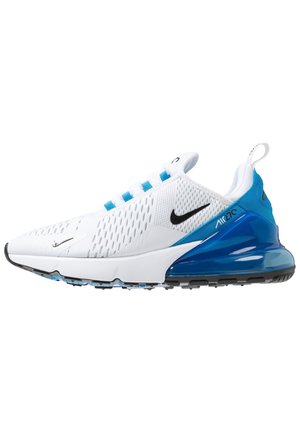 Baskets Nike Air Max 270 blanches et bleues avec logos Swoosh noirs, tige en mesh et unité d'amorti visible au talon.