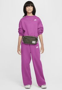 Unselected, hot fuchsia white