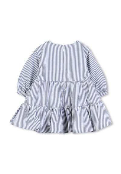 Robe rayée bleue et blanche avec de longues manches, volants en couches à l'ourlet et fermeture éclair au dos. Tissu en coton léger.