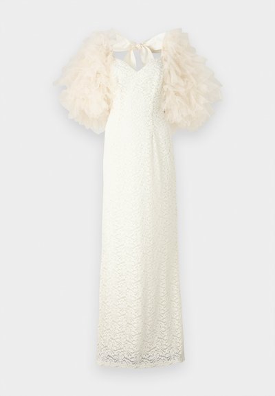 Blonderkjole i off-white med en tætsiddende silhuet, ballon tulle ærmer og et bånd bagpå. Tekstureret blondermønster hele vejen igennem.