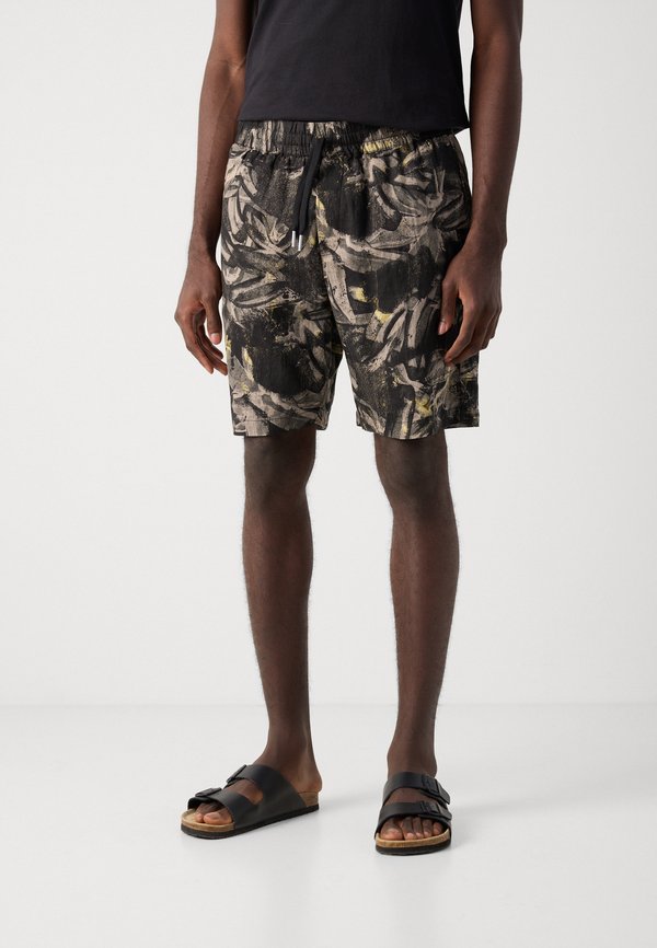 REGULAR FIT WITH LOGOED METAL BADGE - Shorts3