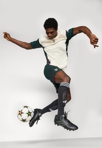 adidas Performance JUVENTUS PRO SHORTS - Klubové oblečenie - shadow green