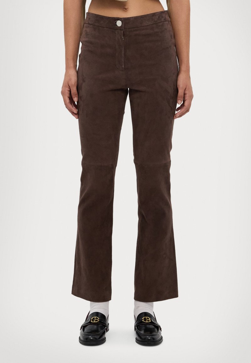 STUDIO ID PANTS - Kožne hlače - brown