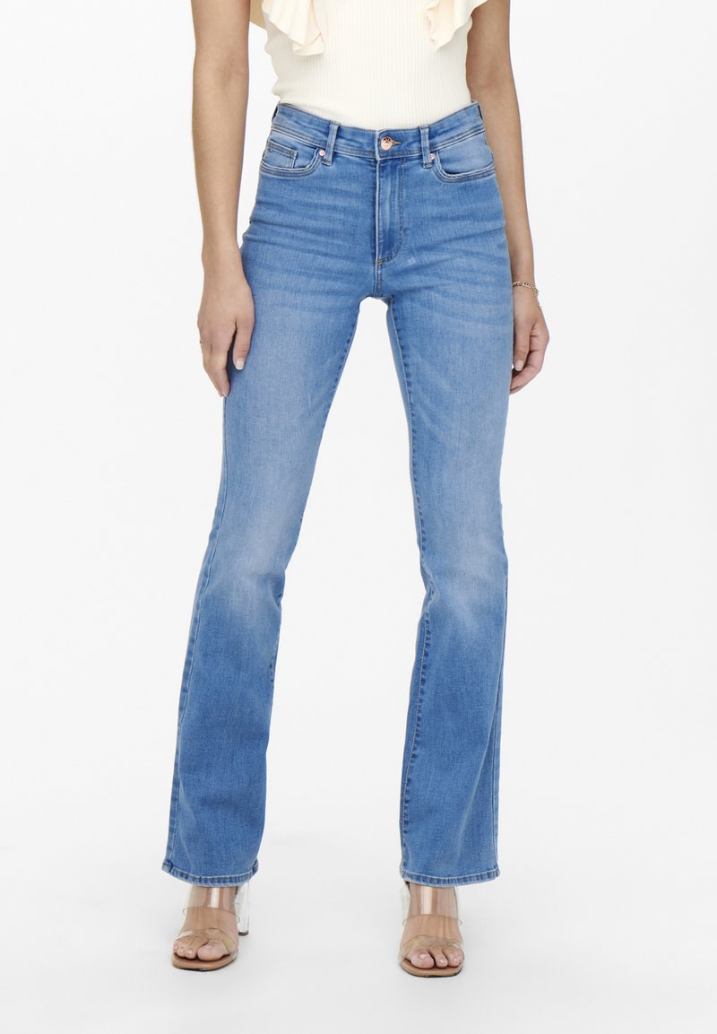 ONLY ONLWAUW LIFE FLARE - Flared jeans - light medium blue