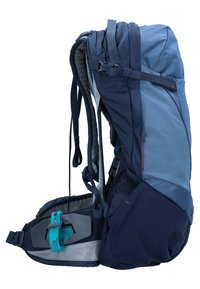 Mochila de senderismo azul marino con correas de hombro acolchadas, forro de malla, cinturón de cintura ajustable y un bolsillo con cremallera de acceso lateral. Tela duradera.