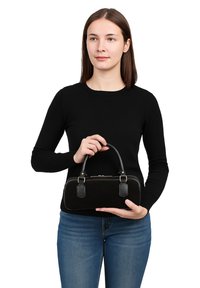 Borsa in suede nera con una forma rettangolare strutturata, manico superiore e finiture in metallo dorato. Presenta accentuazioni in pelle e una chiusura con zip.