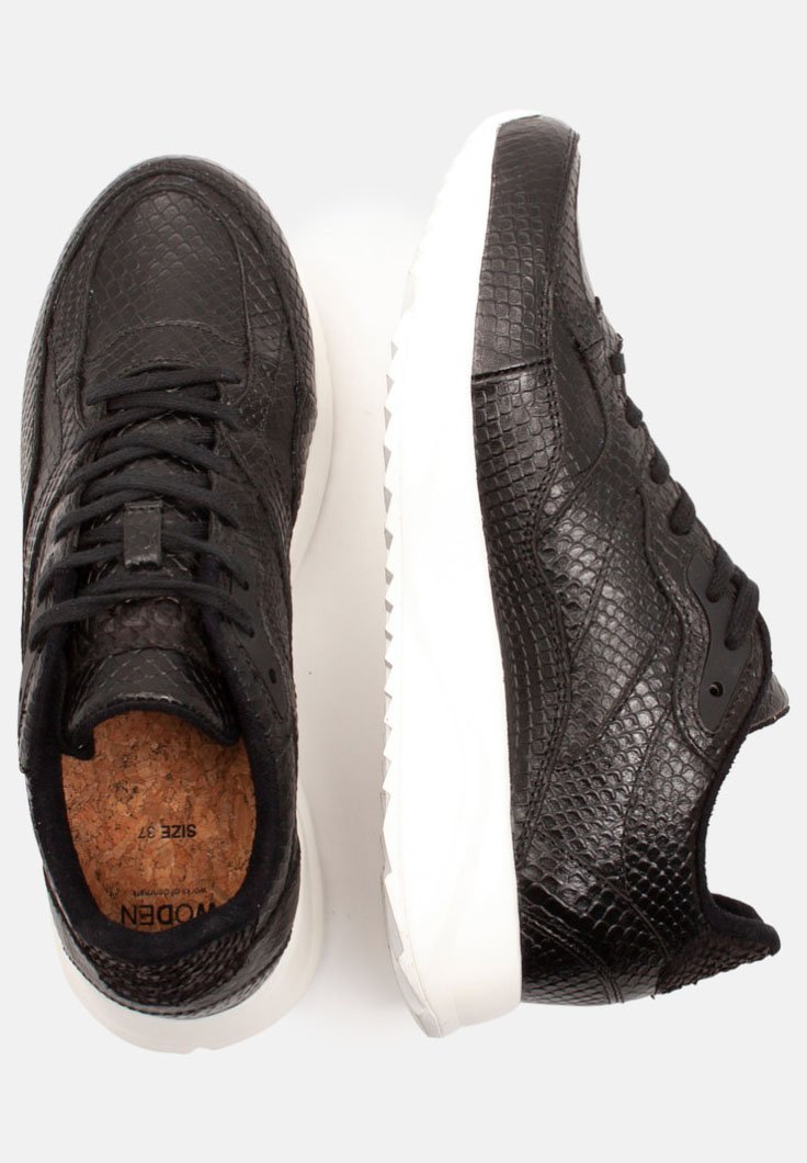 woden snake sneakers