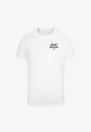 Biela bavlnená tričko s čiernym logom na ľavej hornej strane hrude. Krátke rukávy, okrúhly výstrih a bežný strih.