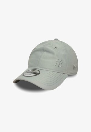 Light gray adjustable baseball cap with New York Yankees logo embroidered on front and New Era logo on side.