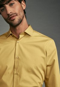 Next EASY CARE SINGLE CUFF - Cămașă - yellow gold