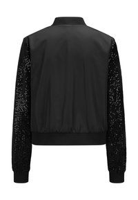 Schwarze Bomberjacke mit einer glatten Vorderseite und strukturierten, mit Pailletten versehenen Ärmeln. Sie verfügt über einen gerippten Kragen, Bündchen und Saum für eine taillierte Passform.