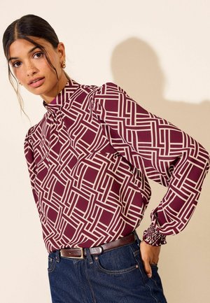 Friends Like These, HIGH NECK SHIRRED CUFF BLOUSE - Blouse - burgundy geo print